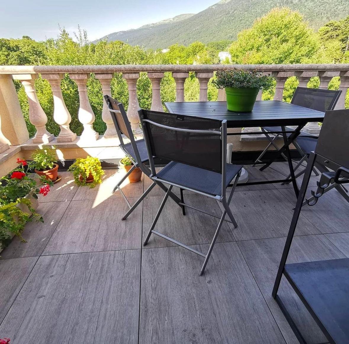 Apartmán Hebergeneve Les Terrasses Gex Exteriér fotografie
